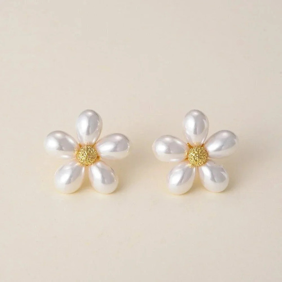 Multicolor Women\'s Jewelry Faux Pearl Decor Flower Design Stud Earrings
